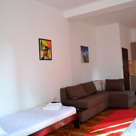 Apartmants Night Lux Ni Стая снимка