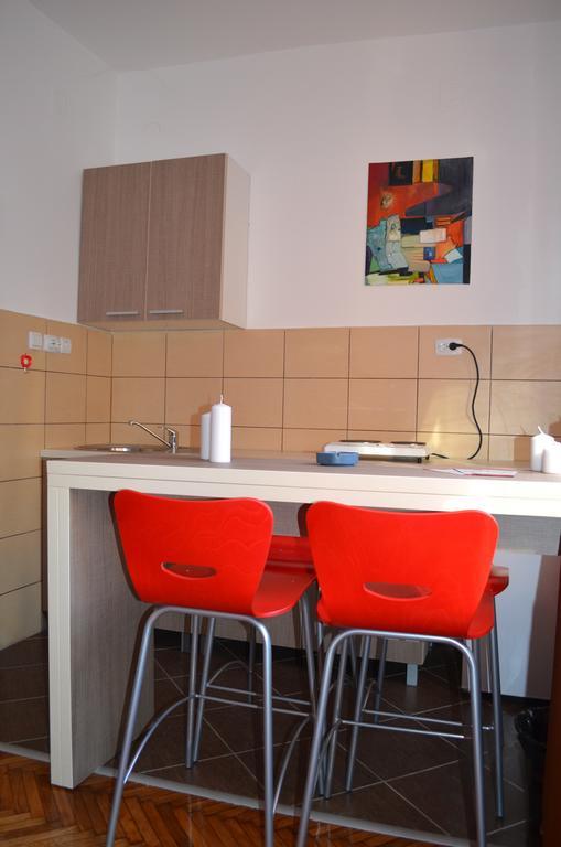 Apartmants Night Lux Ni Стая снимка