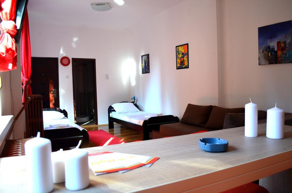 Apartmants Night Lux Ni Стая снимка